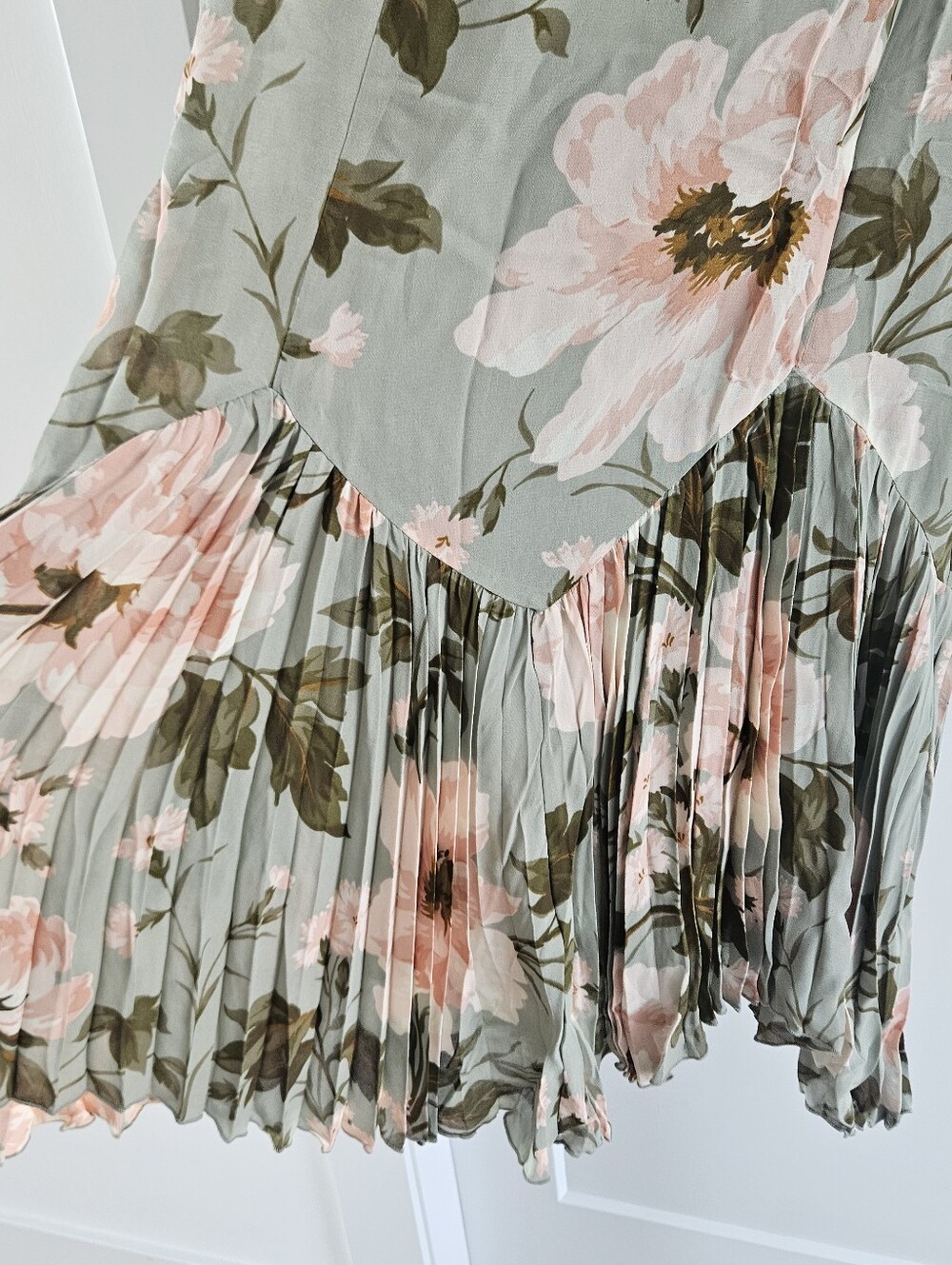 Reformation Aiko Dress in Fauna BNWT Sz 2 Floral - Picture 6 of 9